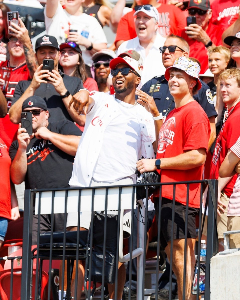 梅里尔在新, 了新的活力, 阿特金森执